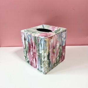 Vintage retro floral fabric tissue box holder cover